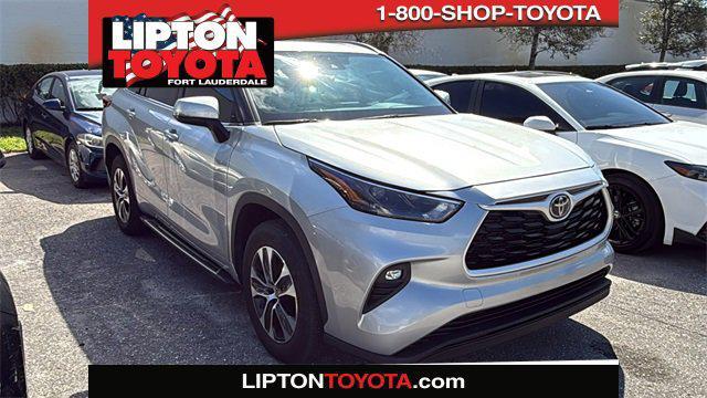 used 2022 Toyota Highlander car, priced at $32,486