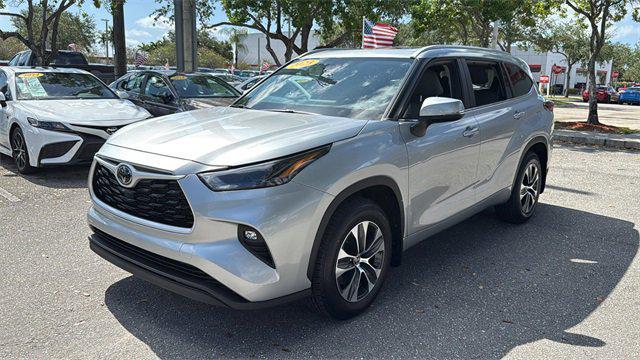 used 2023 Toyota Highlander car, priced at $35,889