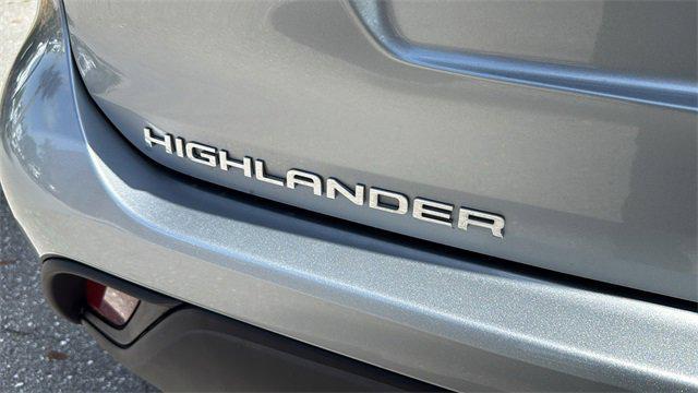 used 2023 Toyota Highlander car, priced at $35,889