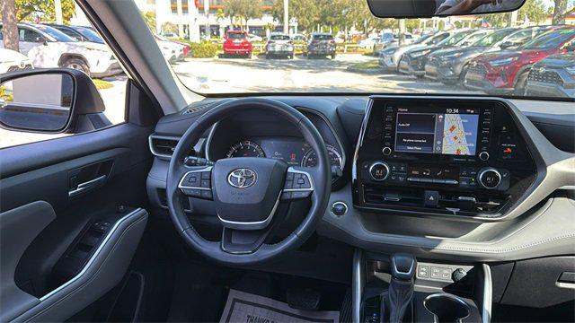 used 2022 Toyota Highlander car, priced at $33,750