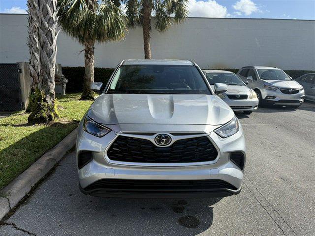 used 2023 Toyota Highlander car, priced at $29,995