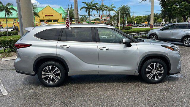 used 2021 Toyota Highlander car, priced at $32,489