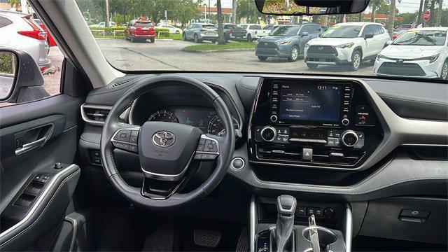 used 2021 Toyota Highlander car, priced at $32,489