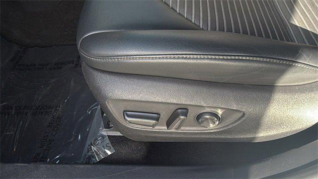 used 2022 Toyota Highlander car, priced at $34,999