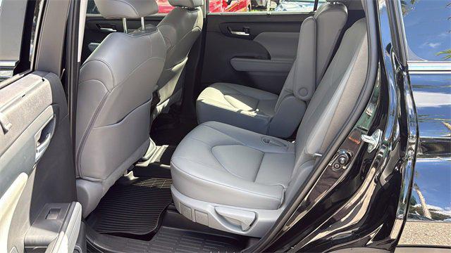 used 2024 Toyota Highlander car, priced at $36,995