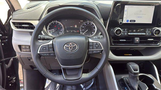 used 2024 Toyota Highlander car, priced at $36,995