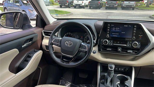 used 2021 Toyota Highlander car, priced at $31,985