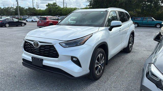 used 2024 Toyota Highlander car, priced at $37,866