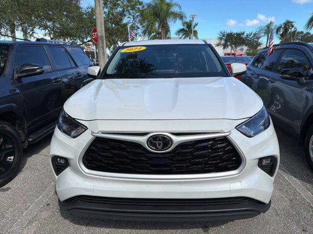 used 2024 Toyota Highlander car, priced at $35,091