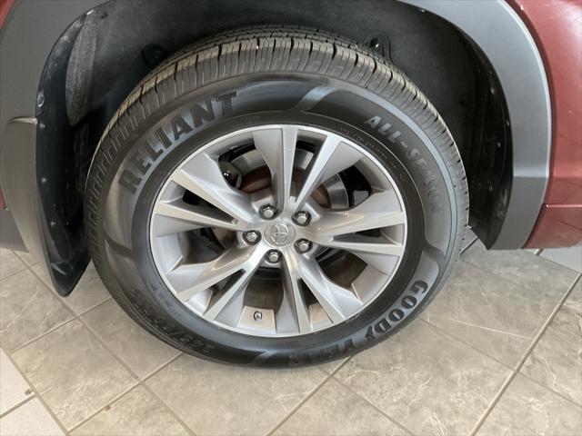 used 2014 Toyota Highlander car, priced at $11,950