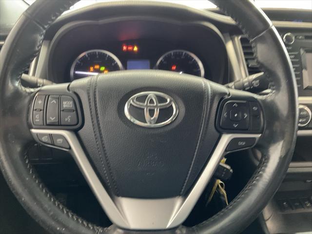 used 2014 Toyota Highlander car, priced at $11,950