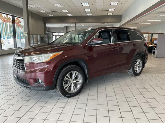 used 2014 Toyota Highlander car, priced at $11,950