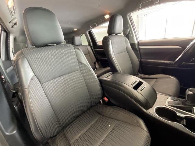 used 2014 Toyota Highlander car, priced at $11,950