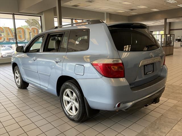 used 2010 Toyota Highlander car, priced at $8,750