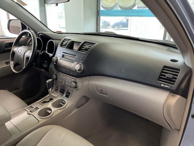 used 2010 Toyota Highlander car, priced at $8,750