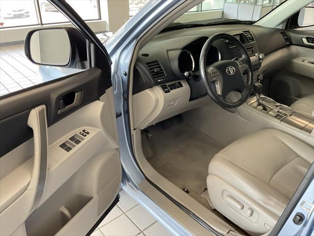 used 2010 Toyota Highlander car, priced at $8,750