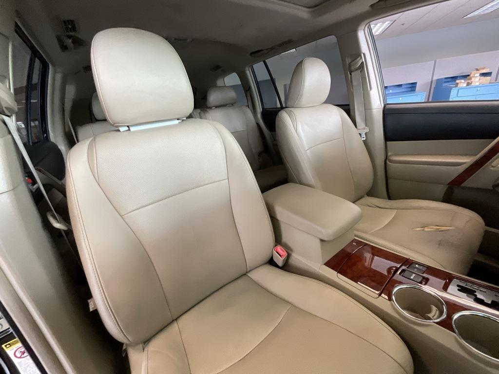 used 2012 Toyota Highlander car, priced at $8,950