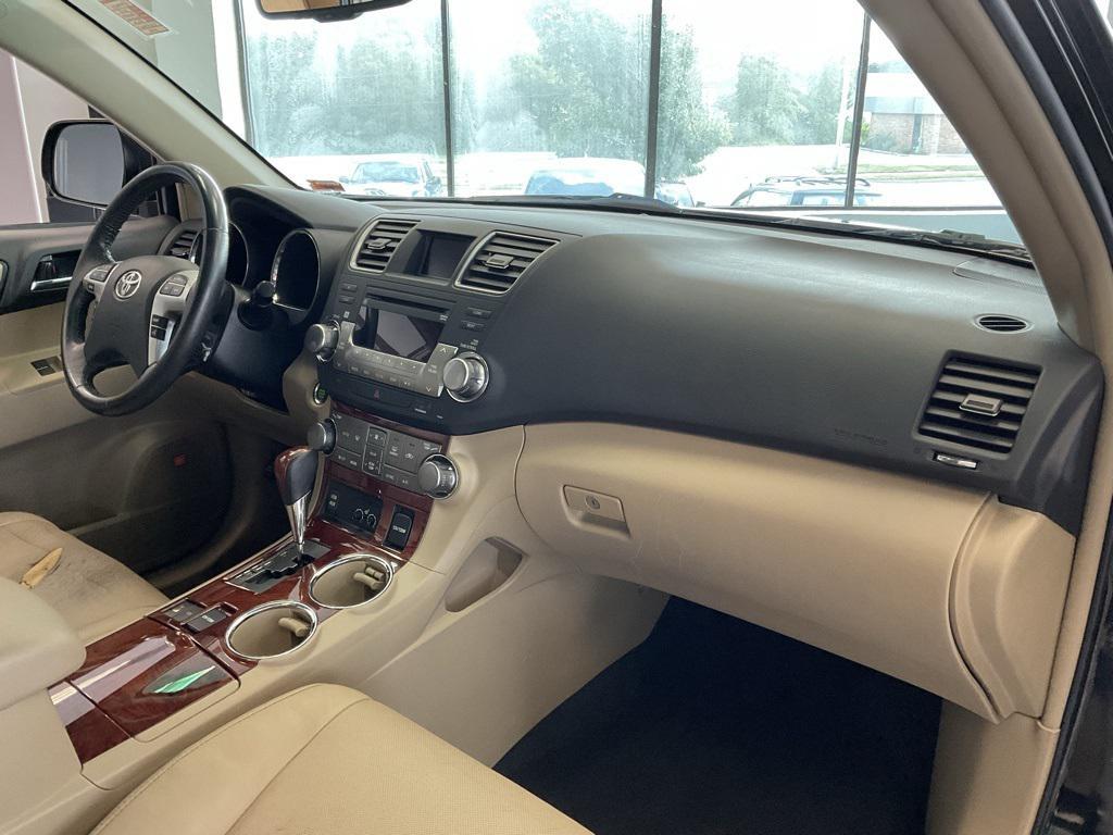 used 2012 Toyota Highlander car, priced at $8,950