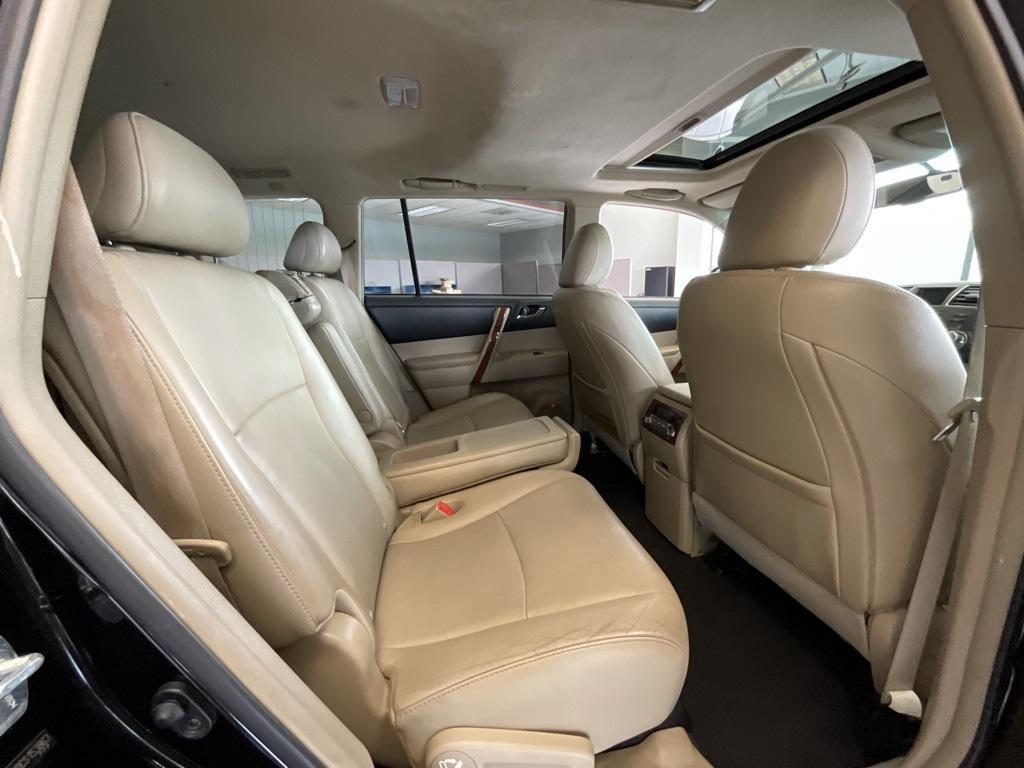 used 2012 Toyota Highlander car, priced at $8,950
