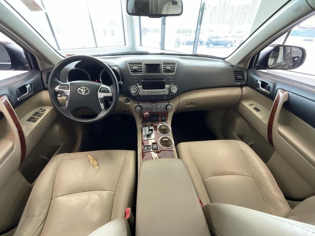 used 2012 Toyota Highlander car, priced at $8,950