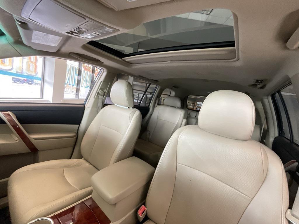 used 2012 Toyota Highlander car, priced at $8,950