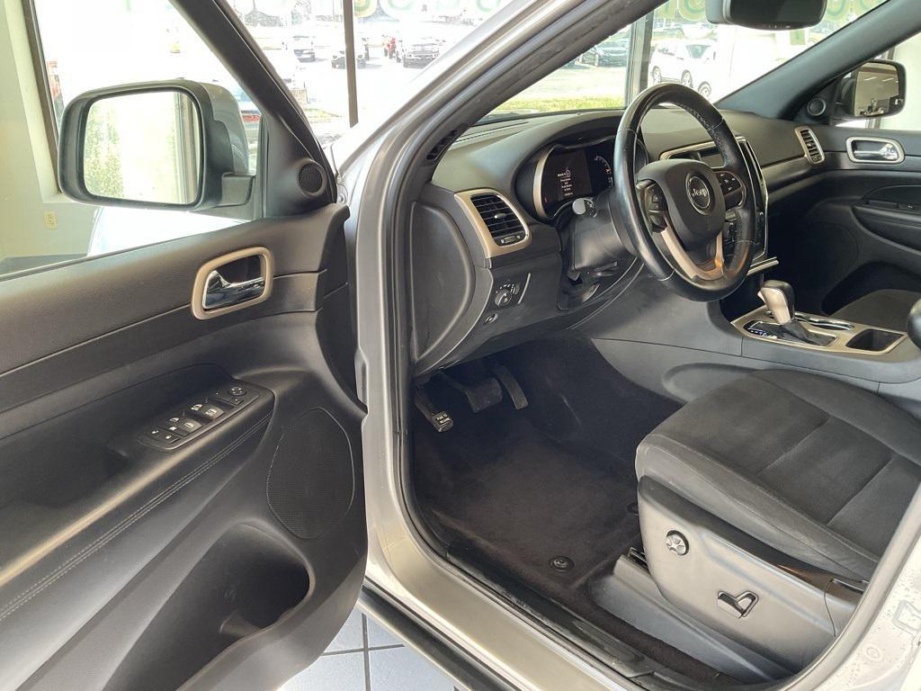 used 2017 Jeep Grand Cherokee car, priced at $13,995
