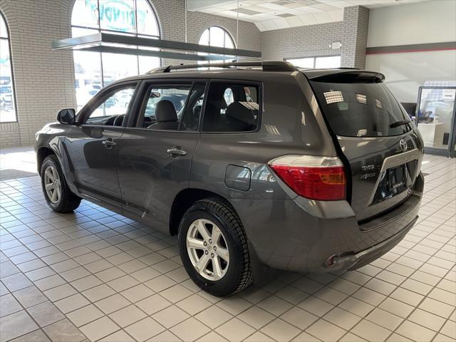 used 2009 Toyota Highlander car, priced at $9,550