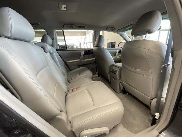 used 2009 Toyota Highlander car, priced at $9,550