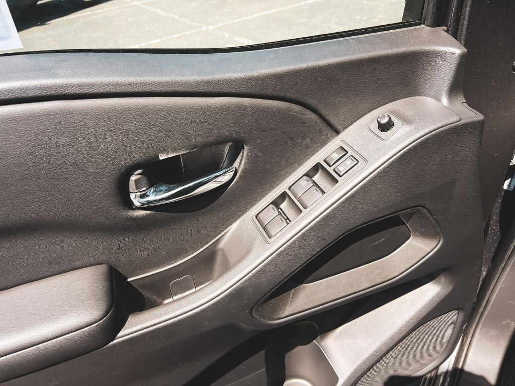 new 2025 Nissan Frontier car, priced at $38,452