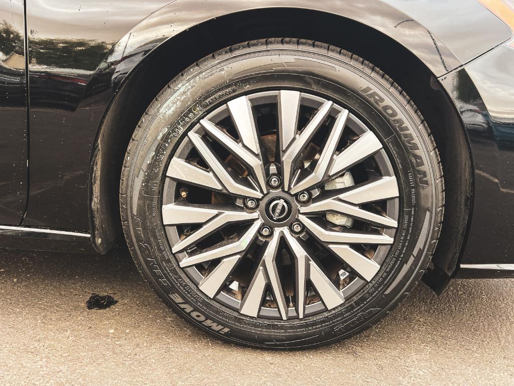 used 2023 Nissan Altima car, priced at $17,938