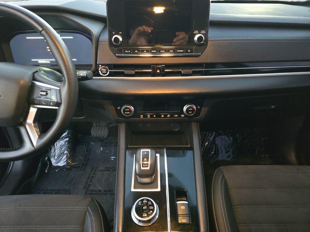 used 2023 Mitsubishi Outlander car, priced at $25,990