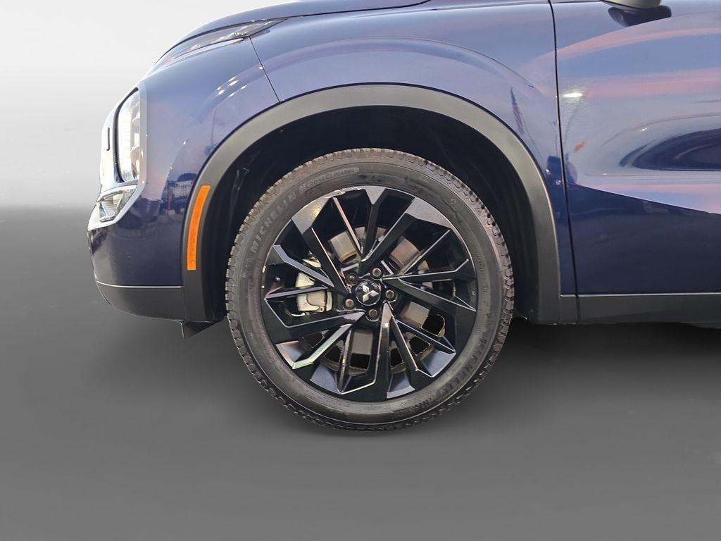 used 2023 Mitsubishi Outlander car, priced at $25,990