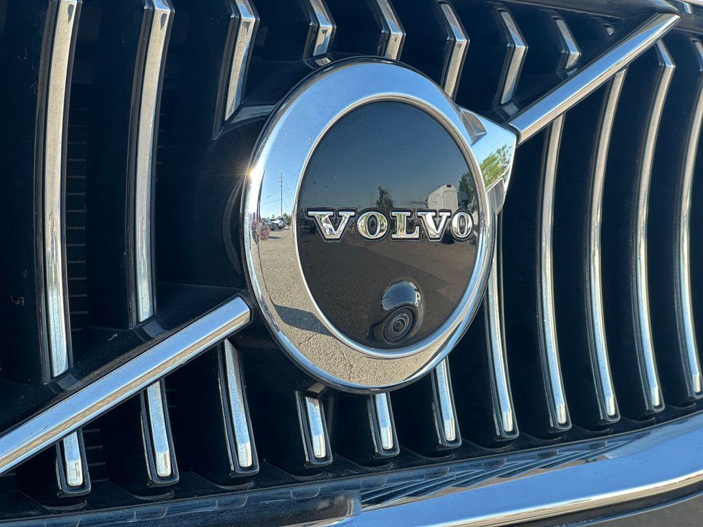 used 2022 Volvo XC90 car, priced at $38,790