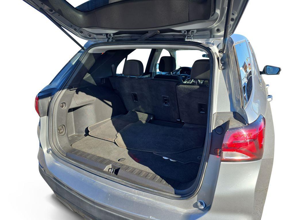 used 2023 Chevrolet Equinox car, priced at $18,990