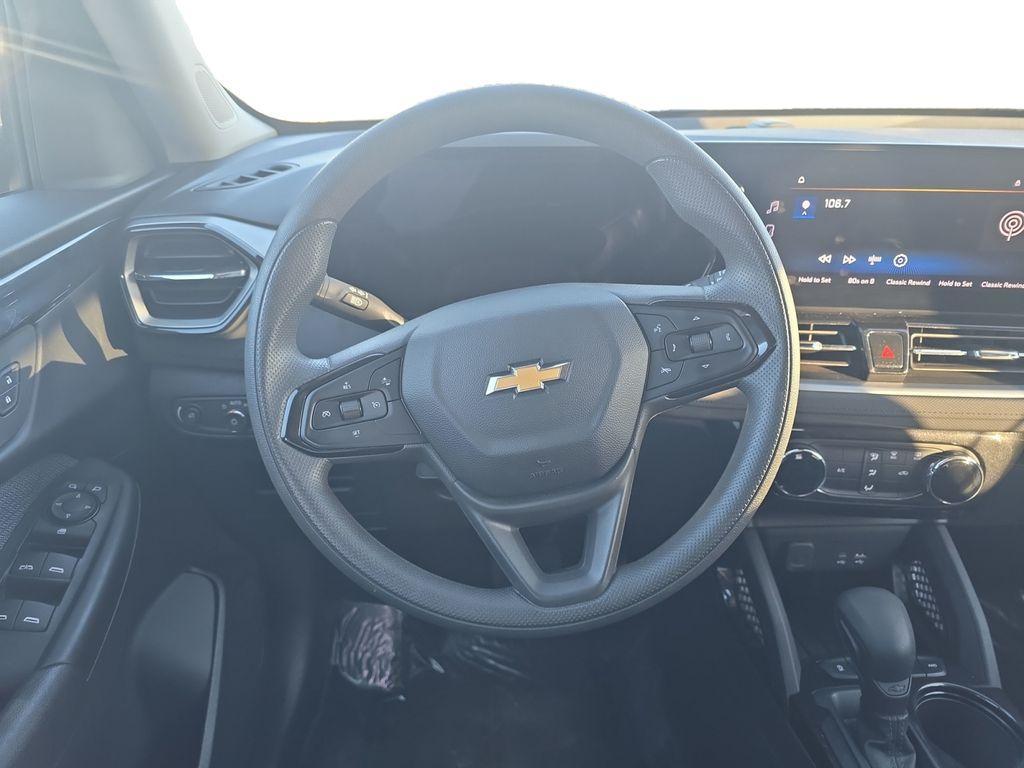 used 2025 Chevrolet TrailBlazer car, priced at $22,990