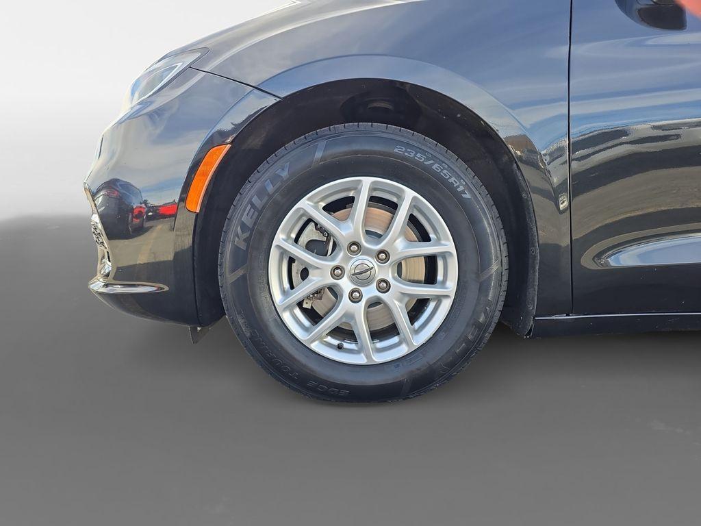 used 2022 Chrysler Pacifica car, priced at $19,990