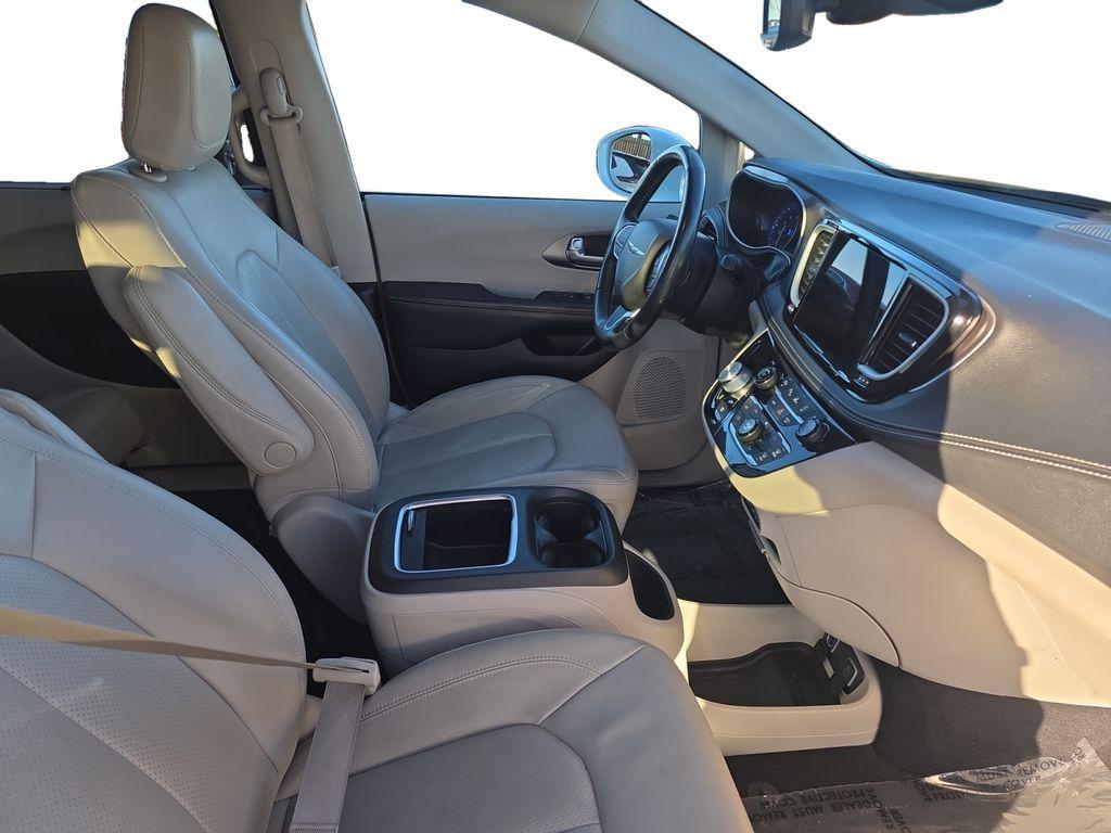 used 2021 Chrysler Pacifica car, priced at $21,990