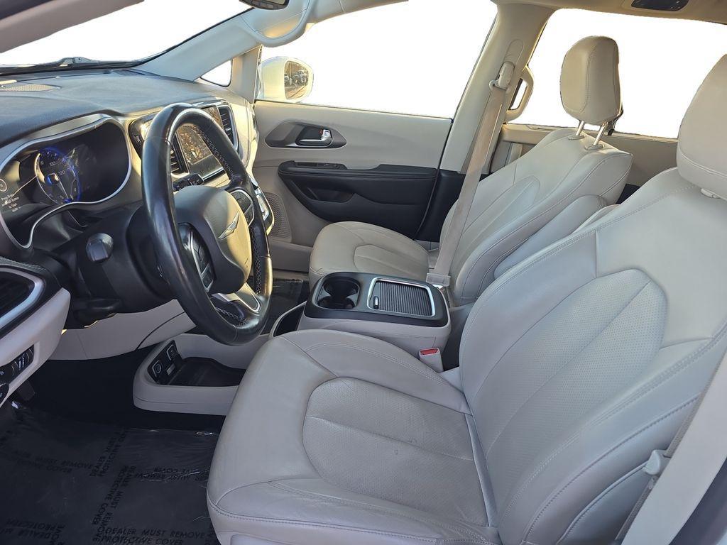 used 2021 Chrysler Pacifica car, priced at $21,990