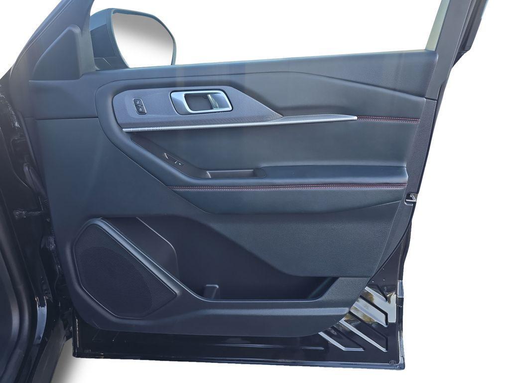 used 2025 Ford Explorer car, priced at $39,990