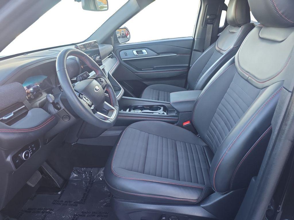 used 2025 Ford Explorer car, priced at $39,990