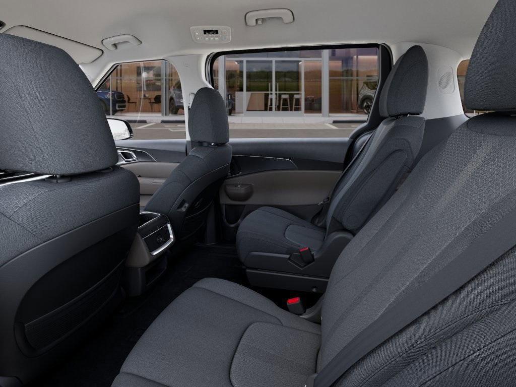 new 2025 Kia Carnival car, priced at $38,670