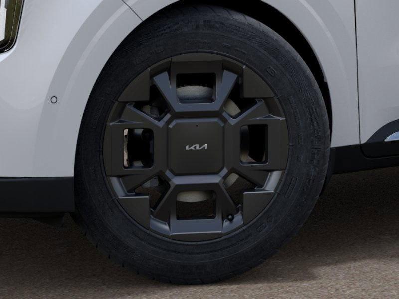 new 2025 Kia Carnival Hybrid car, priced at $553,400