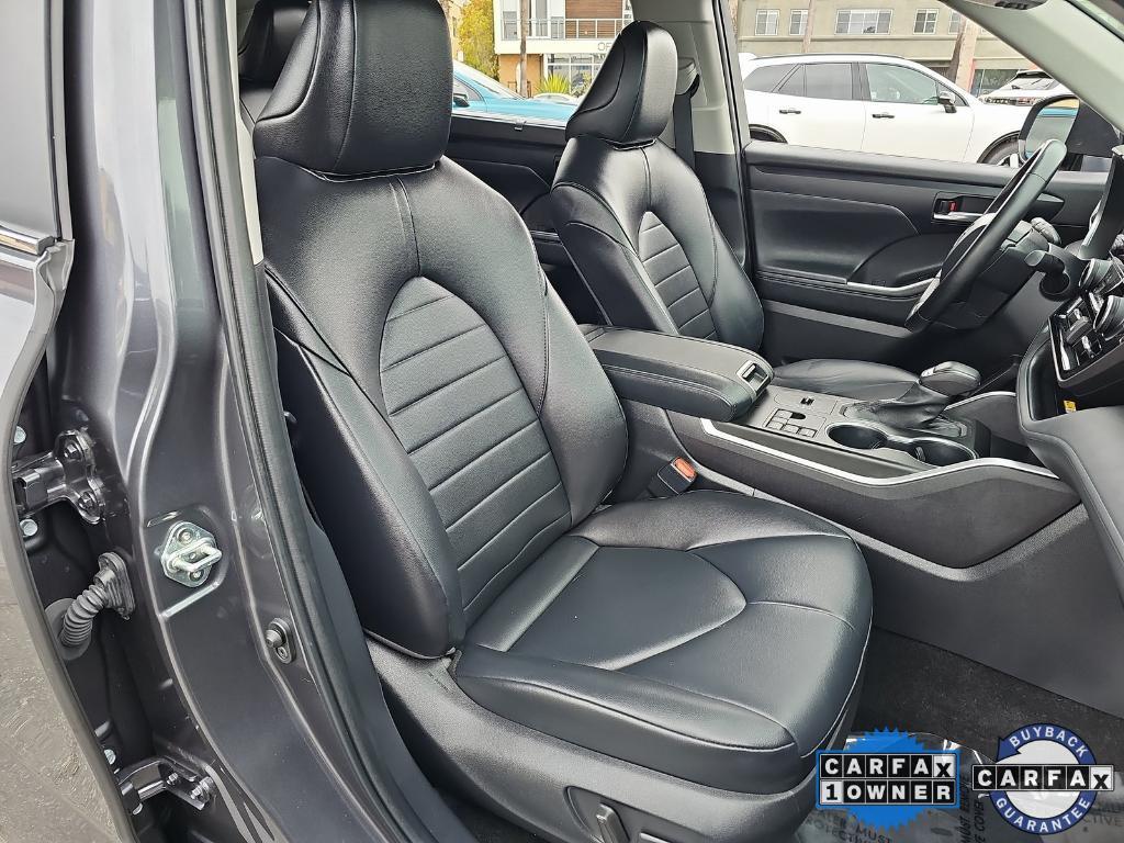 used 2023 Toyota Highlander Hybrid car, priced at $43,998