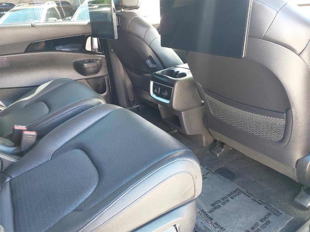 used 2025 Kia Carnival car, priced at $46,451