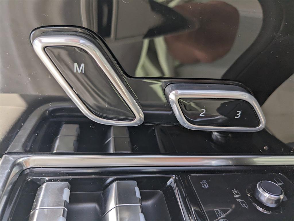 new 2025 Land Rover Range Rover car, priced at $146,400