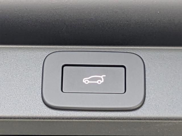 new 2025 Land Rover Range Rover car, priced at $146,400