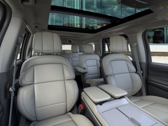 new 2025 Lincoln Navigator car, priced at $103,675