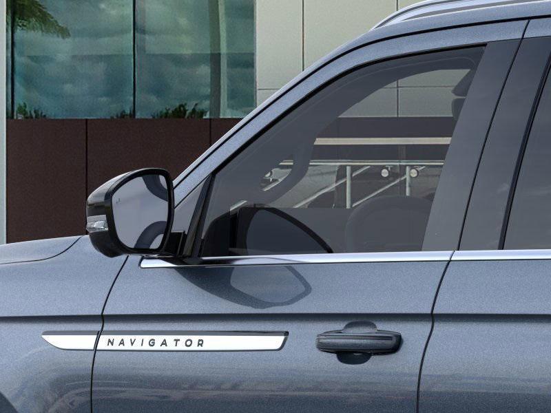 new 2025 Lincoln Navigator car, priced at $101,602