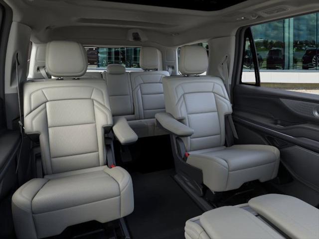 new 2025 Lincoln Navigator car, priced at $103,675