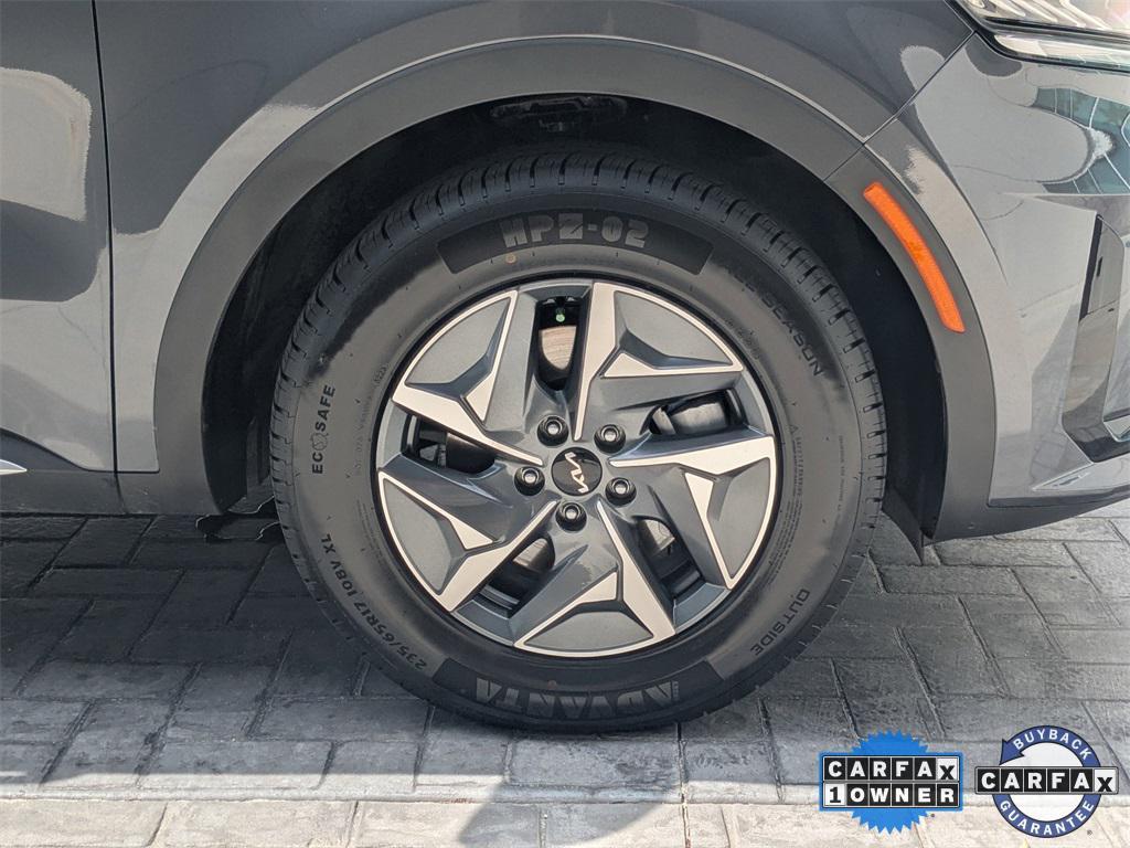 used 2024 Kia Sorento Hybrid car, priced at $29,777